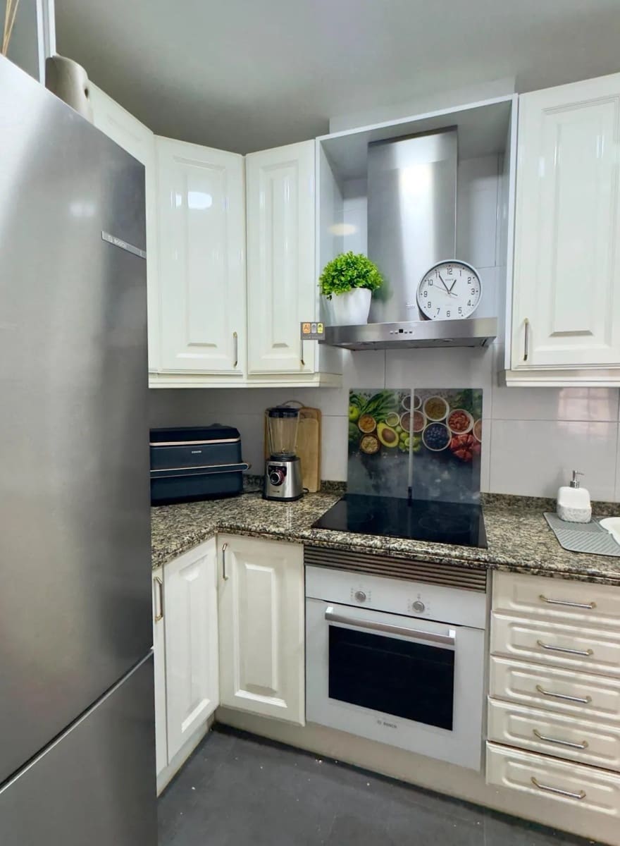 Apartamento de 3 habitaciones en Alicante / Alacant ciudad en venta con garaje - 220.000 € (Ref: 10007968)