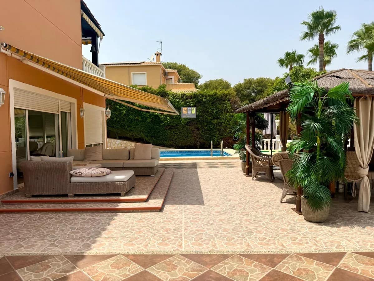 3 camera da letto Villa in vendita in La Nucia con piscina garage - 530.000 € (Rif: 10007971)
