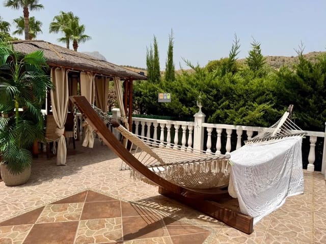 3 chambre Villa/Maison à vendre à La Nucia avec piscine garage - 530 000 € (Ref: 10007971)
