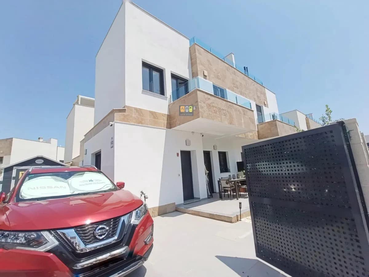 Maison de Ville de 3 chambres à louer à Polop avec piscine garage - 1 800 € (Ref: 10007976)