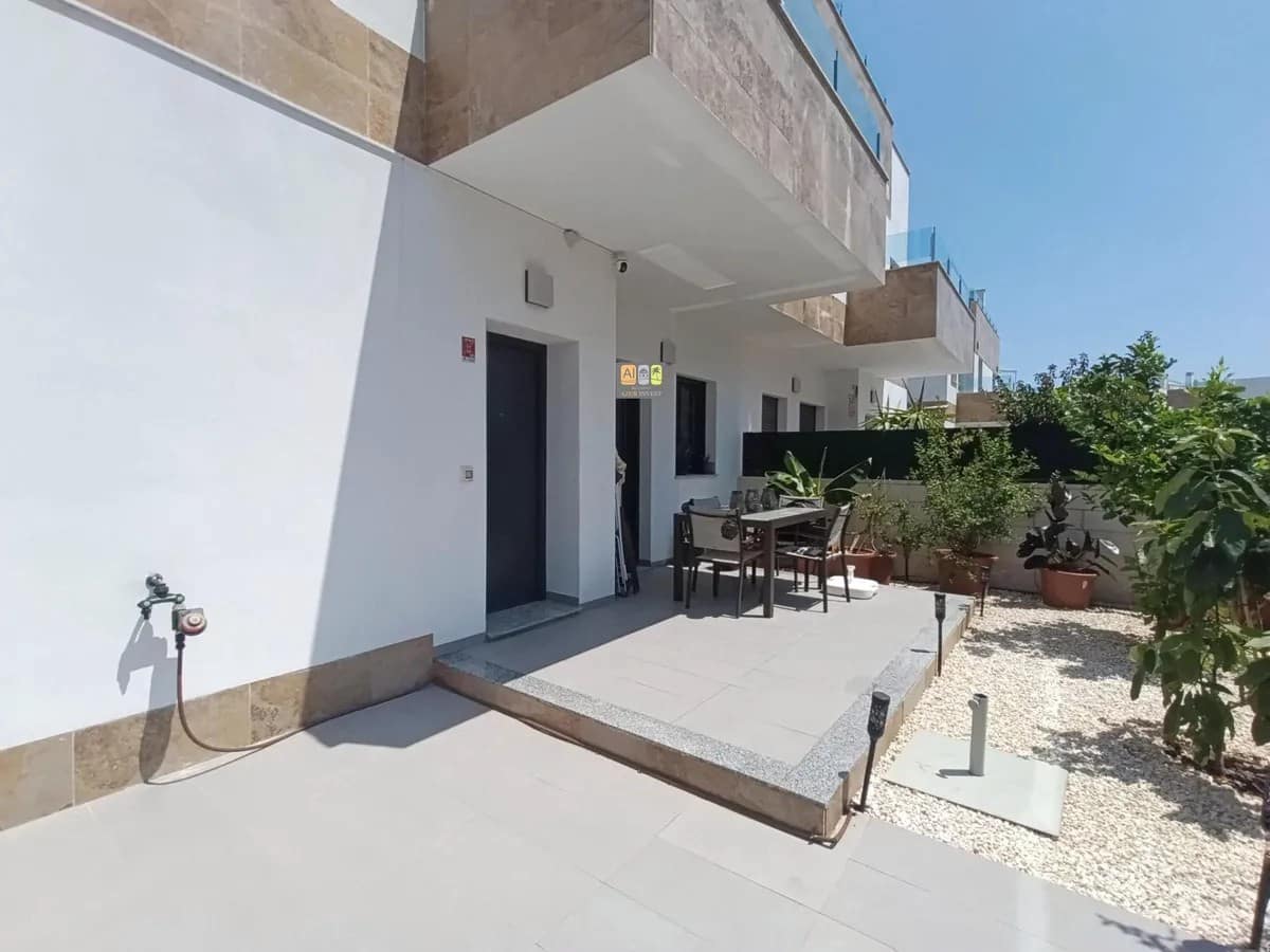 Maison de Ville de 3 chambres à louer à Polop avec piscine garage - 1 800 € (Ref: 10007976)