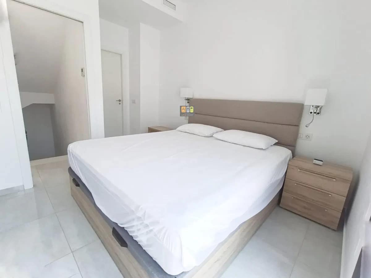 Maison de Ville de 3 chambres à louer à Polop avec piscine garage - 1 800 € (Ref: 10007976)