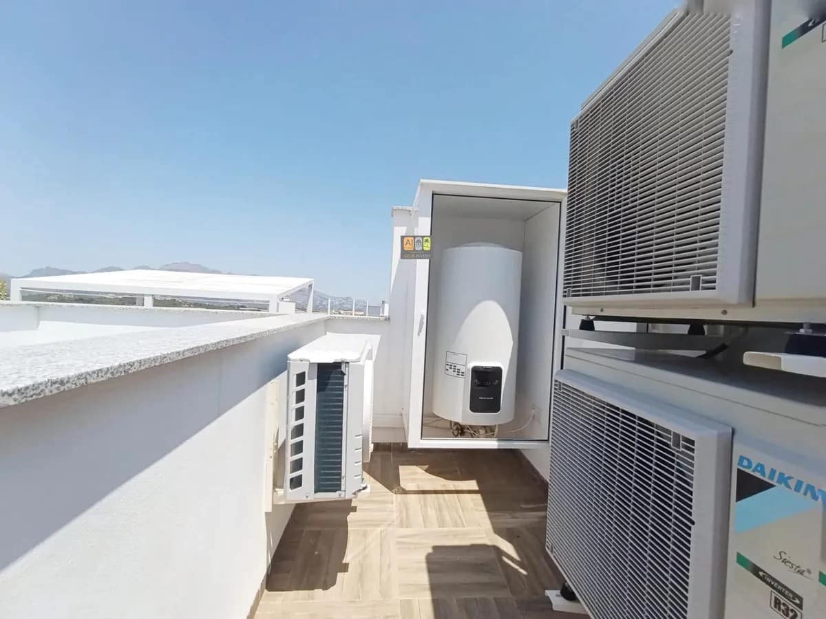 Maison de Ville de 3 chambres à louer à Polop avec piscine garage - 1 800 € (Ref: 10007976)