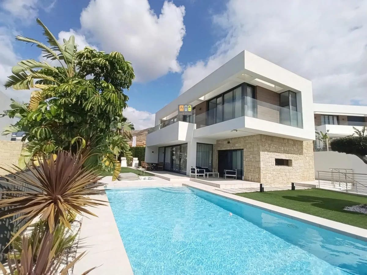 4 bedroom Bungalow for sale in Finestrat with pool garage - € 1,340,000 (Ref: 10007979)