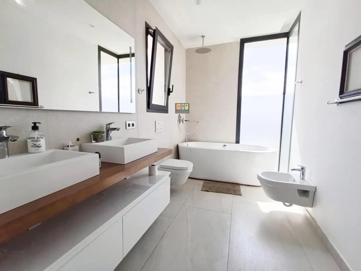 4 bedroom Bungalow for sale in Finestrat with pool garage - € 1,340,000 (Ref: 10007979)