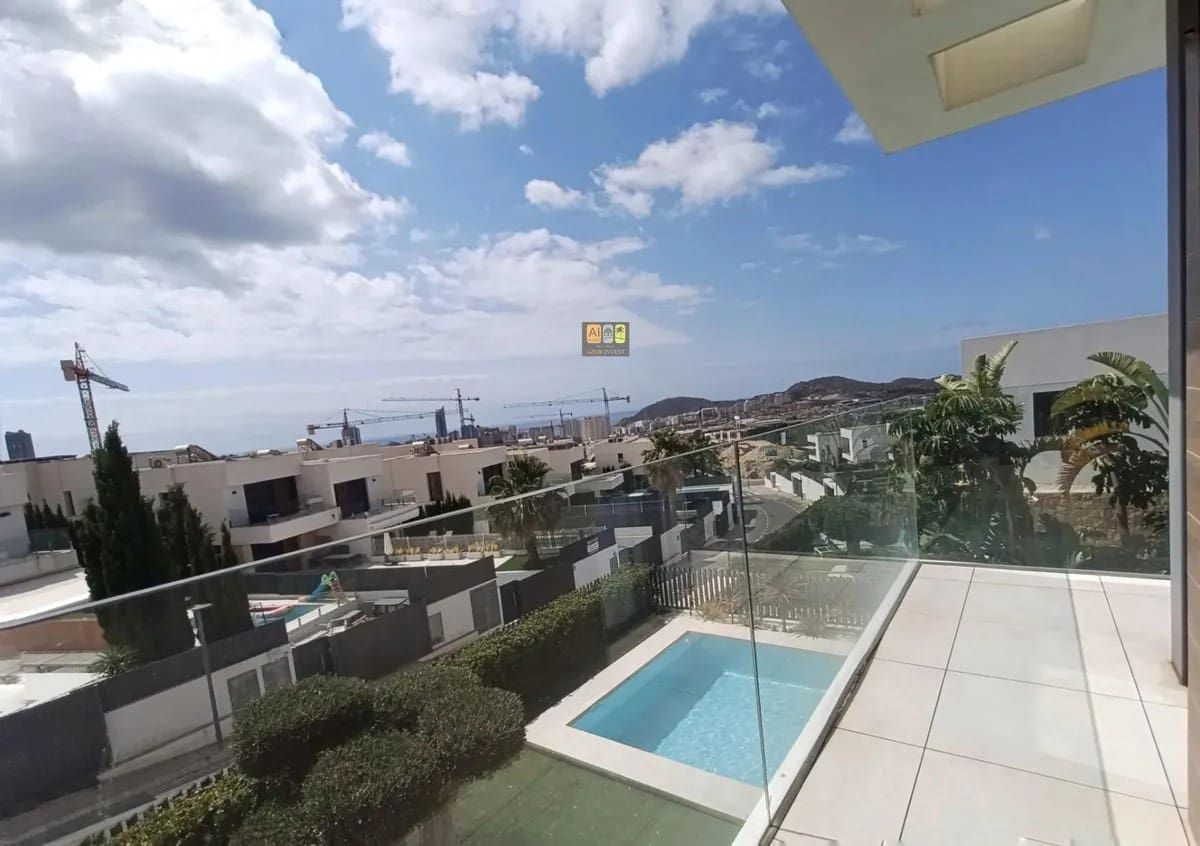 4 bedroom Bungalow for sale in Finestrat with pool garage - € 1,340,000 (Ref: 10007979)