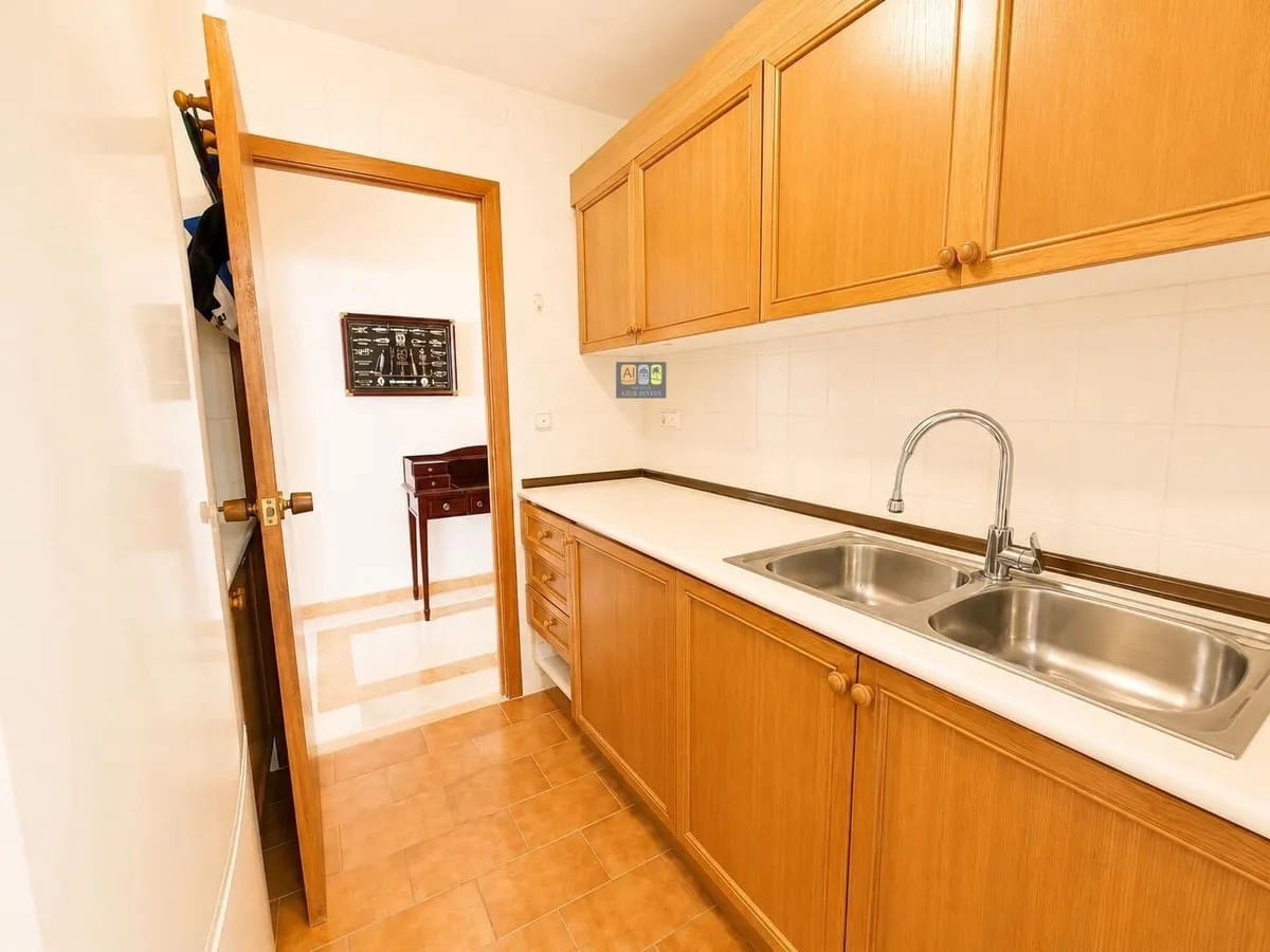 2 slaapkamer Appartement te koop in Benidorm met zwembad garage - € 430.000 (Ref: 10007985)