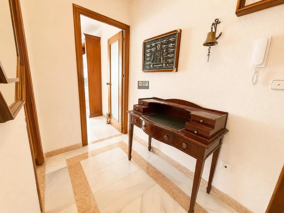 2 slaapkamer Appartement te koop in Benidorm met zwembad garage - € 430.000 (Ref: 10007985)