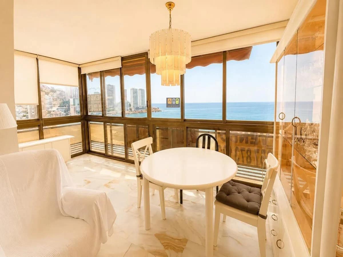 2 slaapkamer Appartement te koop in Benidorm met zwembad garage - € 430.000 (Ref: 10007985)