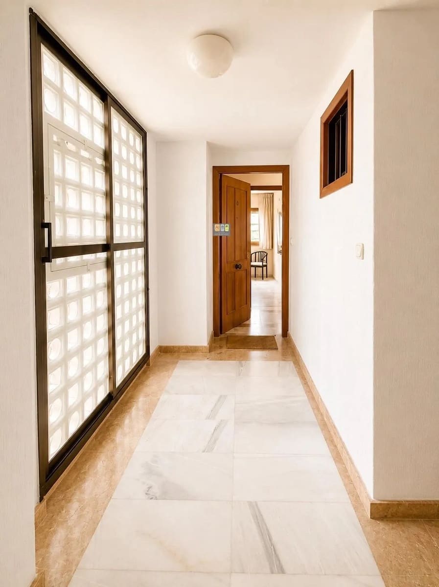 2 slaapkamer Appartement te koop in Benidorm met zwembad garage - € 430.000 (Ref: 10007985)