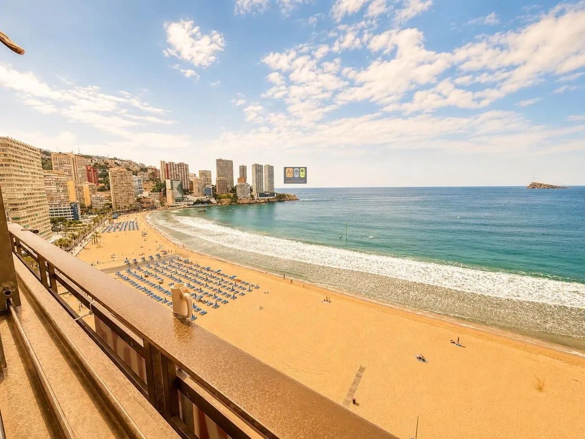 2 slaapkamer Appartement te koop in Benidorm met zwembad garage - € 430.000 (Ref: 10007985)