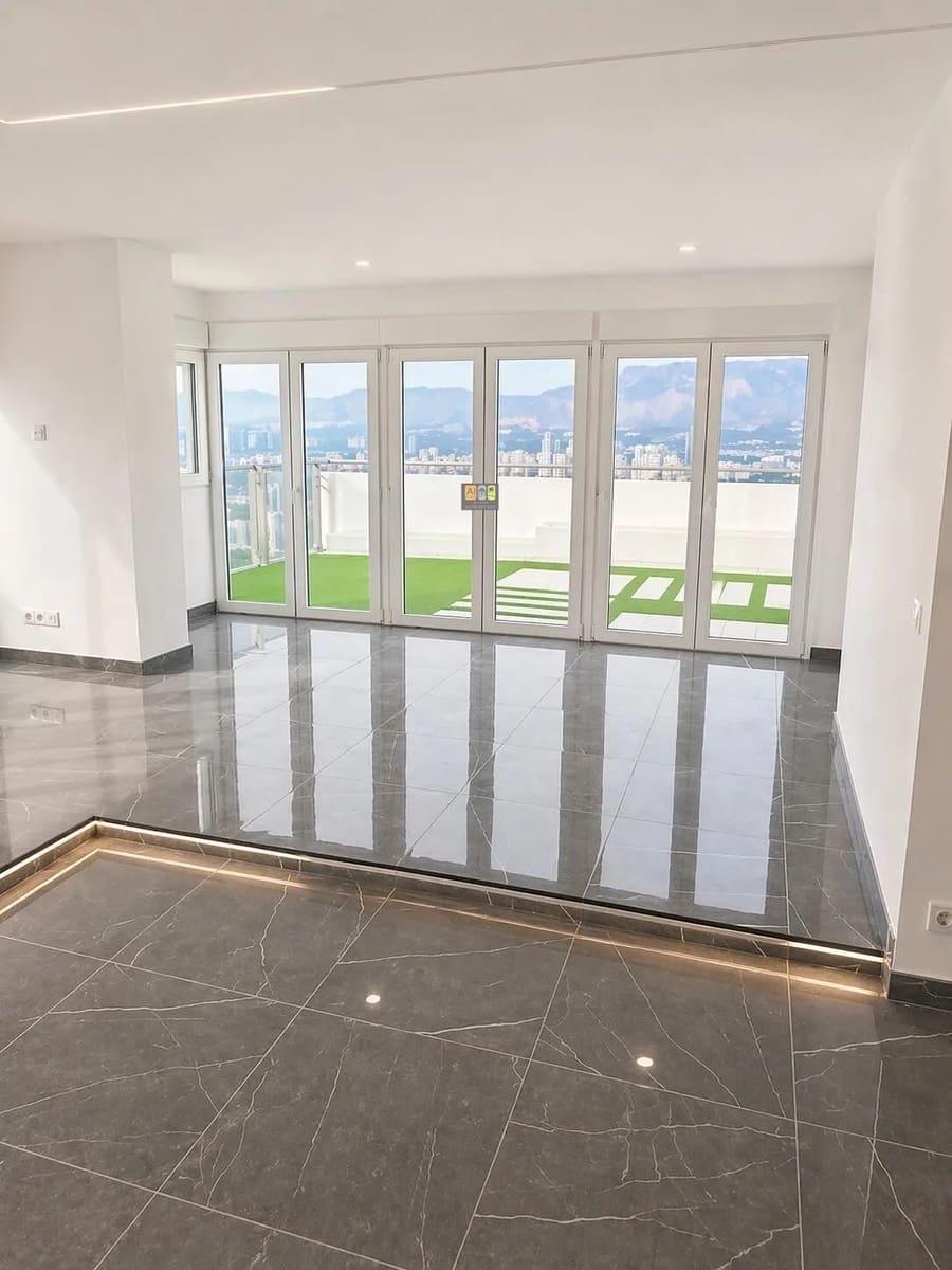 3 Zimmer Penthouse zu verkaufen in Benidorm mit Pool - 890.000 € (Ref: 10007986)