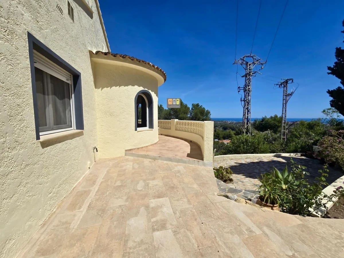 Maison de Ville de 3 chambres à louer à La Nucia avec piscine garage - 2 500 € (Ref: 10007989)