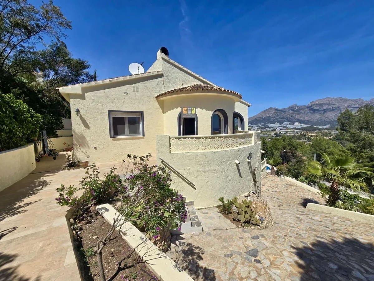 Maison de Ville de 3 chambres à louer à La Nucia avec piscine garage - 2 500 € (Ref: 10007989)