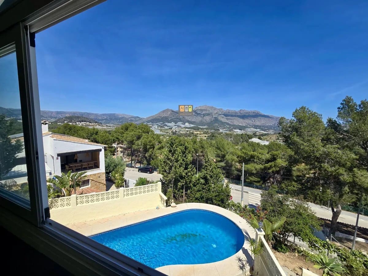 4 slaapkamer Villa te koop in La Nucia met zwembad garage - € 475.000 (Ref: 10007990)