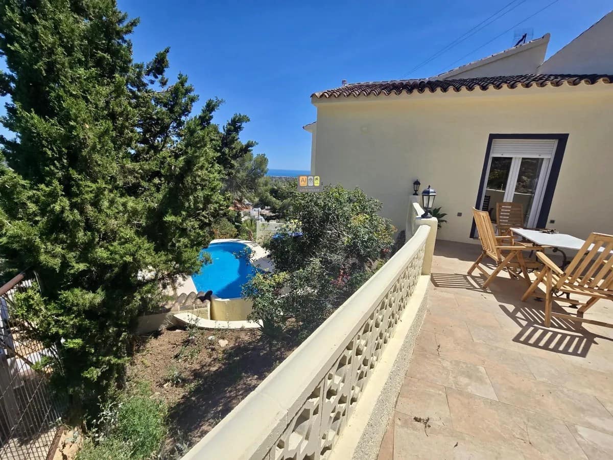 4 slaapkamer Villa te koop in La Nucia met zwembad garage - € 475.000 (Ref: 10007990)