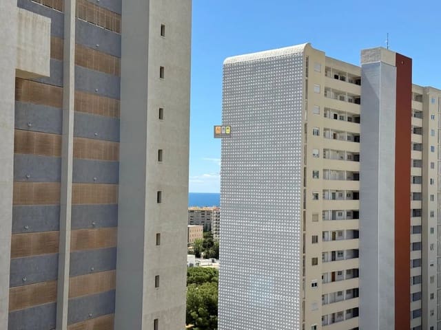 Apartamento de 3 habitaciones en Juzgados - Plaza de Toros, Benidorm en venta con piscina garaje - 295.000 € (Ref: 10007992)