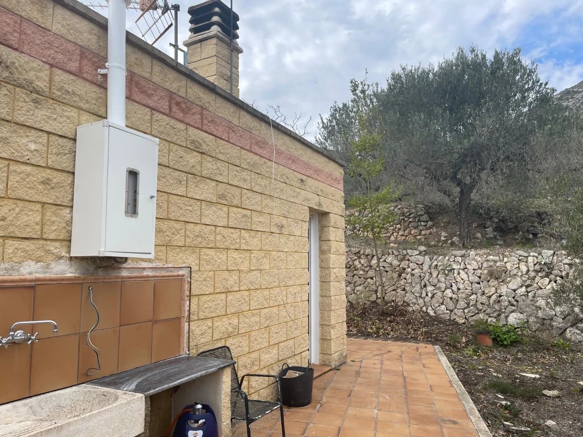 Finca/Country House for sale in Confrides with pool garage - € 150,000 (Ref: 10024796)