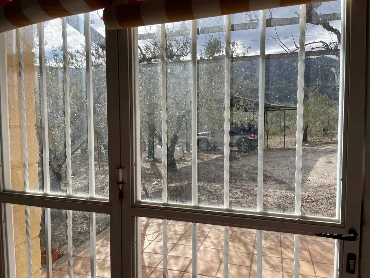 Finca/Country House for sale in Confrides with pool garage - € 150,000 (Ref: 10024796)