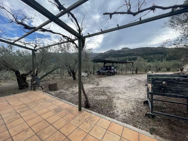 Finca/Country House for sale in Confrides with pool garage - € 150,000 (Ref: 10024796)