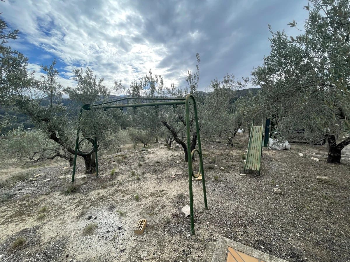 Finca/Country House for sale in Confrides with pool garage - € 150,000 (Ref: 10024796)