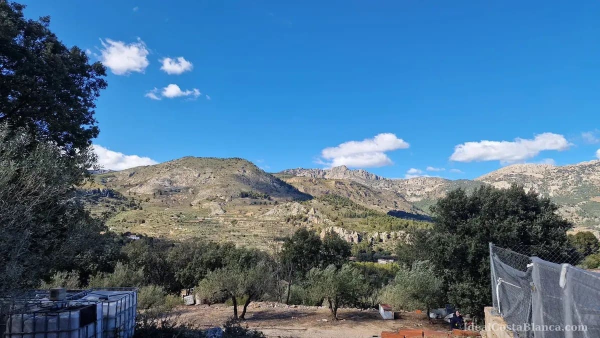 Finca/Country House for sale in Confrides - € 130,000 (Ref: 10024797)