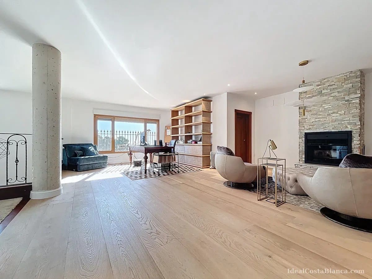 5 bedroom Villa for sale in Benimantell with pool garage - € 2,400,000 (Ref: 10039435)