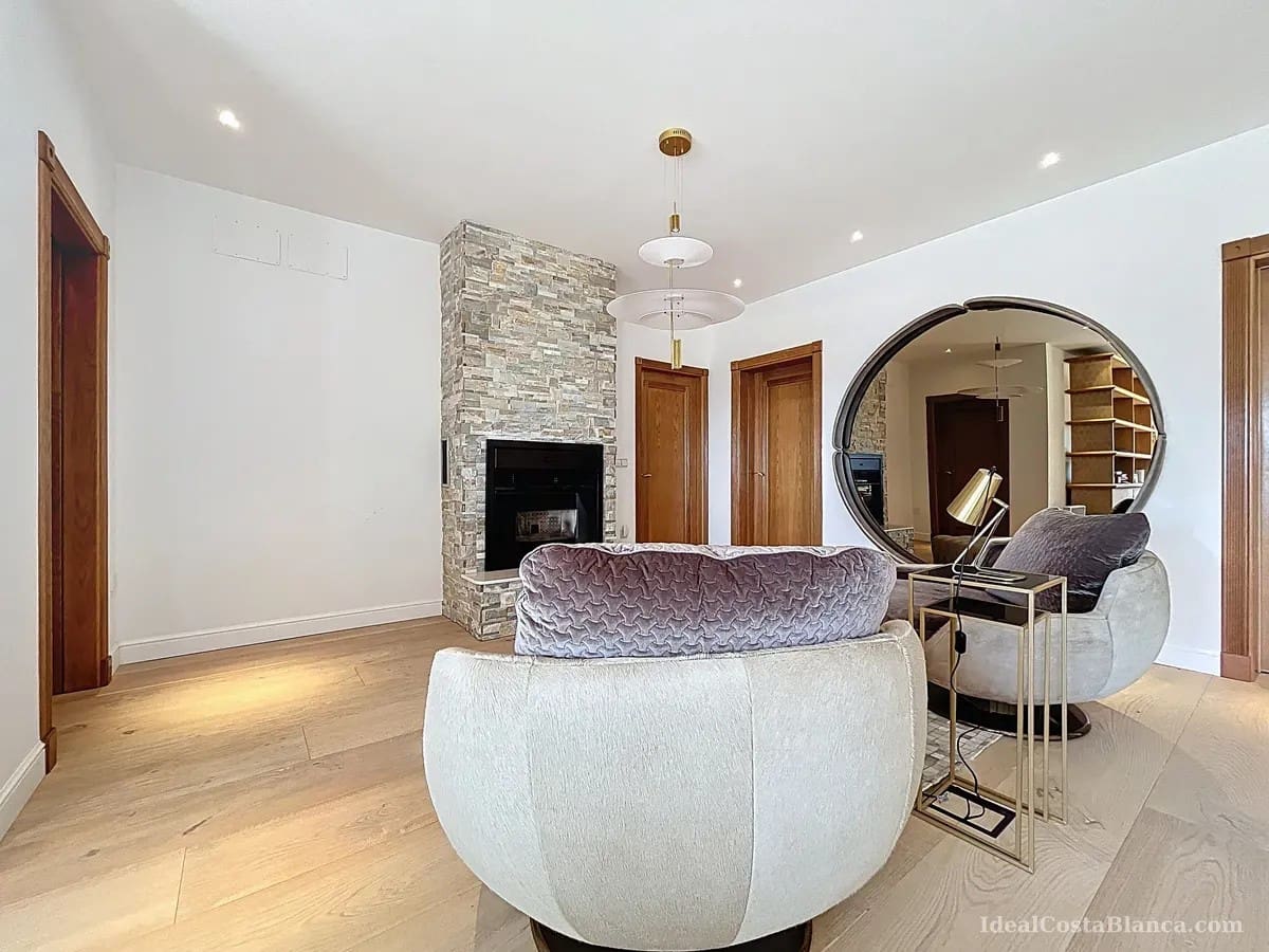 5 bedroom Villa for sale in Benimantell with pool garage - € 2,400,000 (Ref: 10039435)