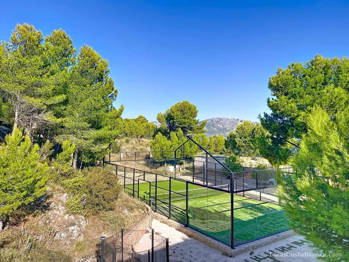 5 bedroom Villa for sale in Benimantell with pool garage - € 2,400,000 (Ref: 10039435)