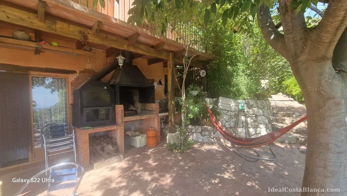 3 bedroom Finca/Country House for sale in Confrides with pool garage - € 295,000 (Ref: 10110426)