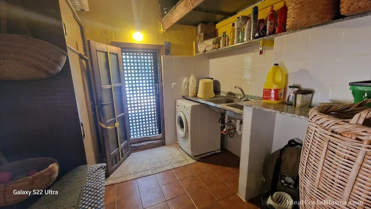 3 bedroom Finca/Country House for sale in Confrides with pool garage - € 295,000 (Ref: 10110426)