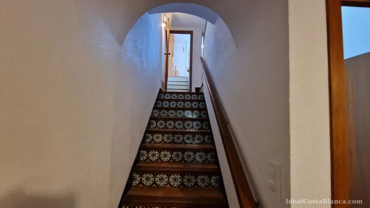 5 bedroom Townhouse for sale in Benimantell - € 249,000 (Ref: 9847946)