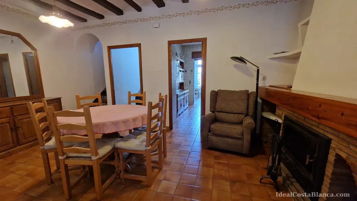5 bedroom Townhouse for sale in Benimantell - € 249,000 (Ref: 9847946)