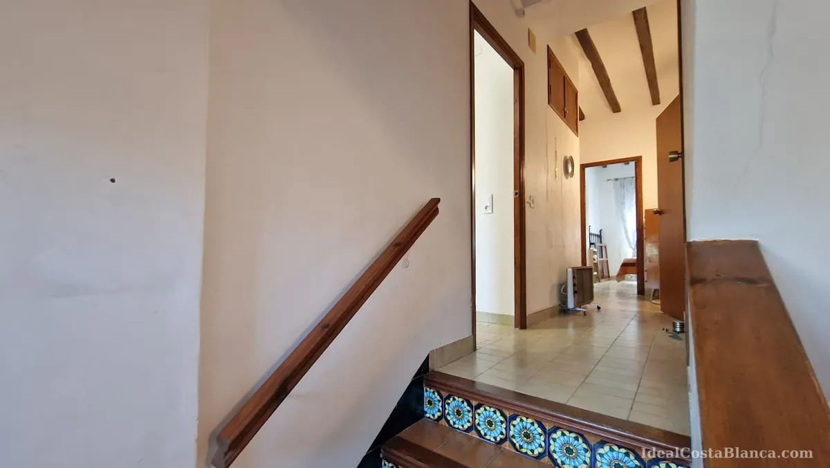 5 bedroom Townhouse for sale in Benimantell - € 249,000 (Ref: 9847946)