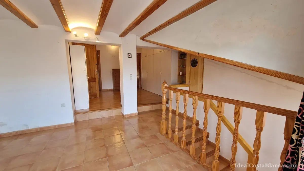 5 bedroom Townhouse for sale in Benimantell - € 249,000 (Ref: 9847946)