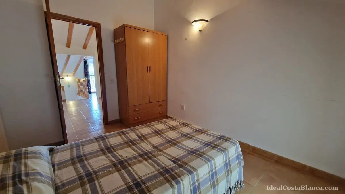 5 bedroom Townhouse for sale in Benimantell - € 249,000 (Ref: 9847946)