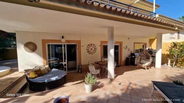 4 soveværelse Byhus til salg i Albir, Alfaz del Pi / L'Alfàs del Pi med swimmingpool garage - € 599.000 (Ref: 9847948)