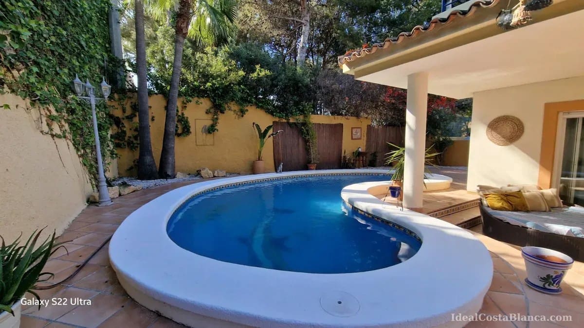 4 soveværelse Byhus til salg i Albir med swimmingpool garage - € 599.000 (Ref: 9847948)