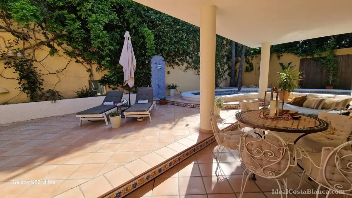 4 soveværelse Byhus til salg i Albir med swimmingpool garage - € 599.000 (Ref: 9847948)