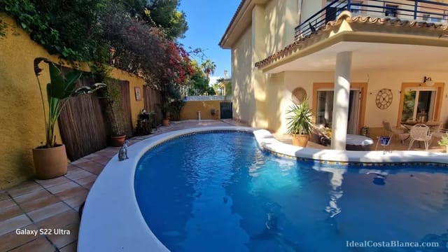 4 soveværelse Byhus til salg i Albir, Alfaz del Pi / L'Alfàs del Pi med swimmingpool garage - € 599.000 (Ref: 9847948)