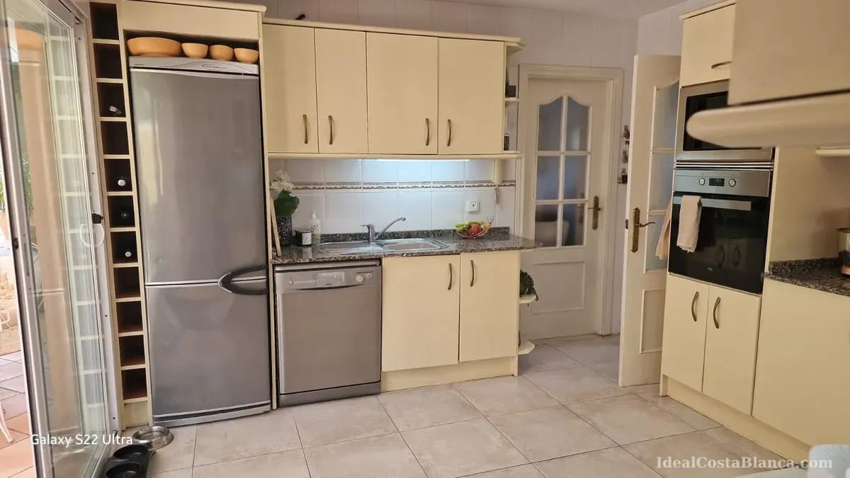 4 soveværelse Byhus til salg i Albir med swimmingpool garage - € 599.000 (Ref: 9847948)