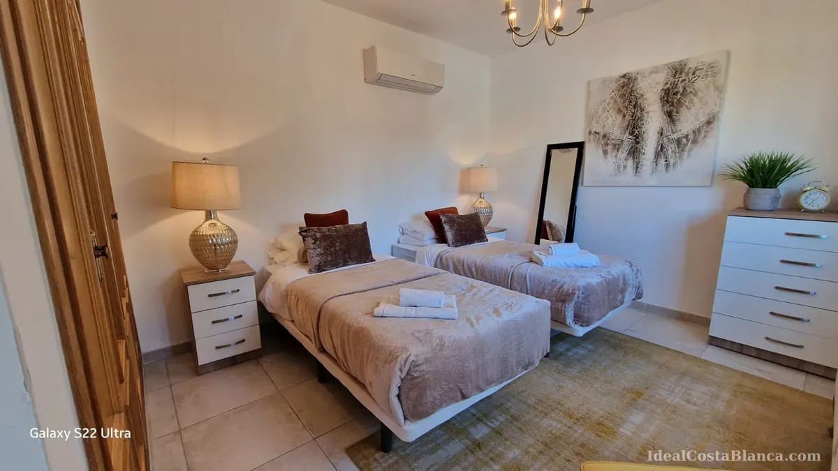 4 soveværelse Byhus til salg i Albir med swimmingpool garage - € 599.000 (Ref: 9847948)