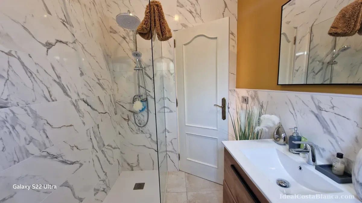 4 soveværelse Byhus til salg i Albir med swimmingpool garage - € 599.000 (Ref: 9847948)