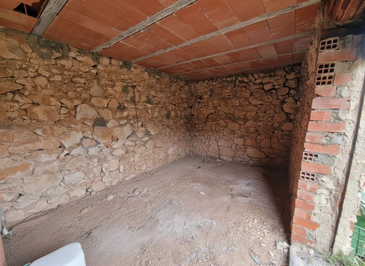 Finca/Country House for sale in Confrides - € 50,000 (Ref: 9847949)