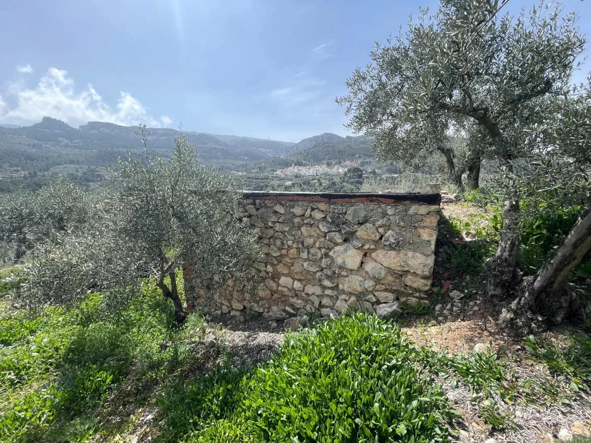 Finca/Country House for sale in Confrides - € 50,000 (Ref: 9847949)