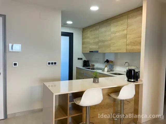 2 soveværelse Lejlighed til salg i Benidorm med swimmingpool garage - € 599.000 (Ref: 9847952)