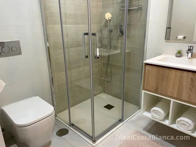 2 soveværelse Lejlighed til salg i Benidorm med swimmingpool garage - € 599.000 (Ref: 9847952)
