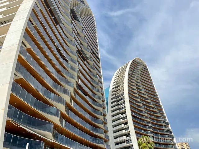2 soveværelse Lejlighed til salg i Benidorm med swimmingpool garage - € 599.000 (Ref: 9847952)