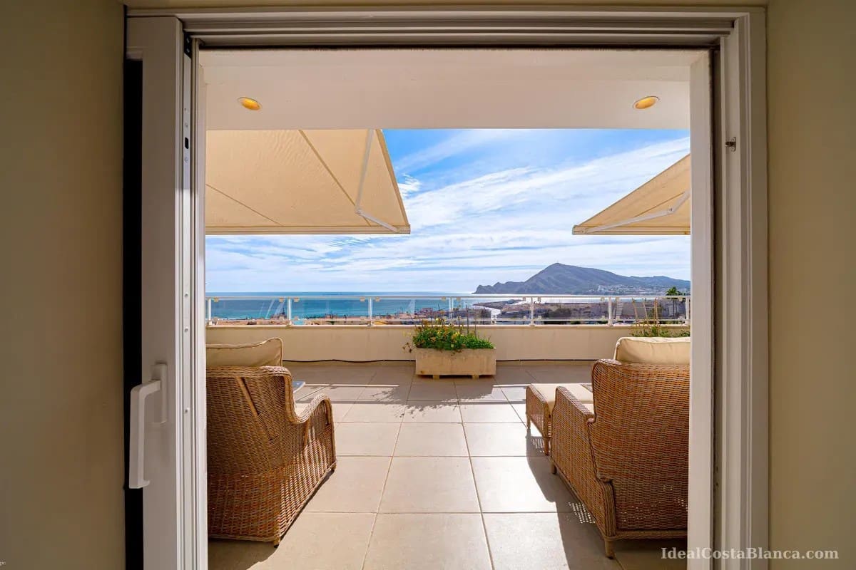 2 quarto Penthouse para venda em Altea com piscina garagem - 1 495 000 € (Ref: 9847953)