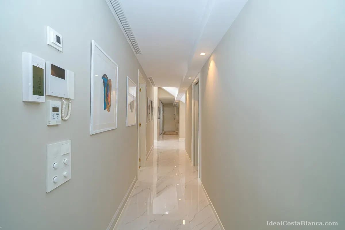 2 quarto Penthouse para venda em Altea com piscina garagem - 1 495 000 € (Ref: 9847953)